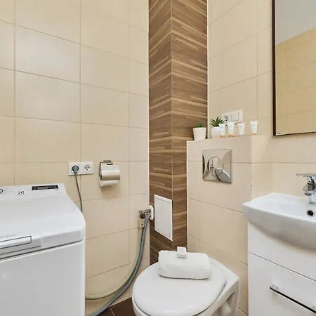 Wyszynskiego With Air Conditioning & Free Parking By Renters *